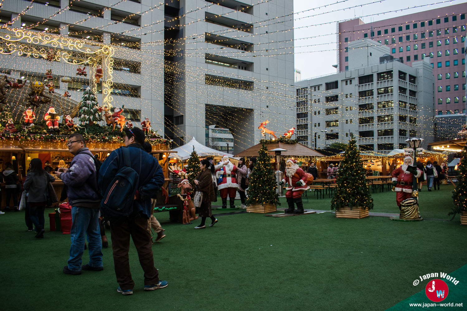 Vue du Tenjin Christmas Market à Fukuoka