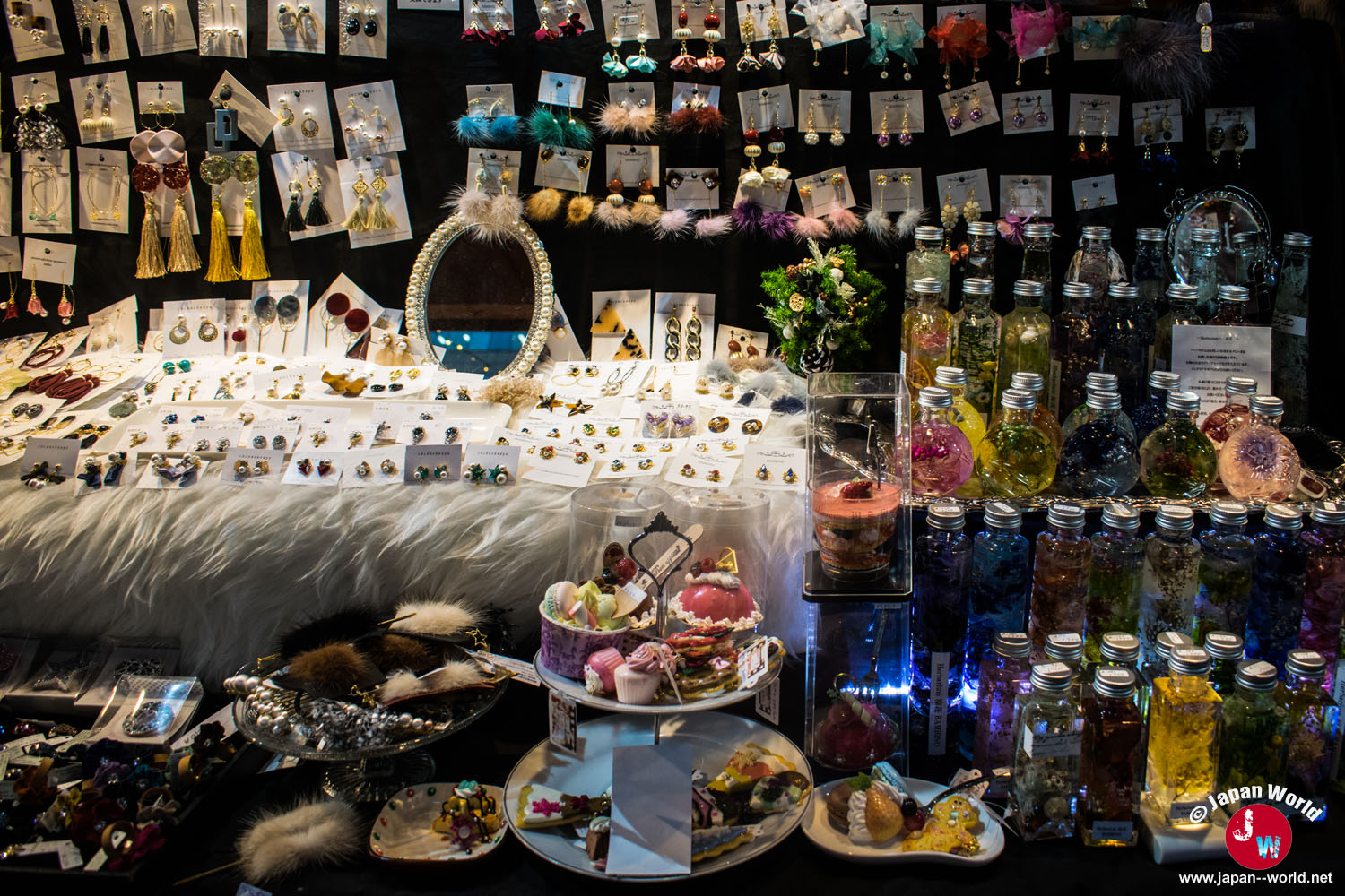 Bijoux et objets artisanaux au Tenjin Christmas Market