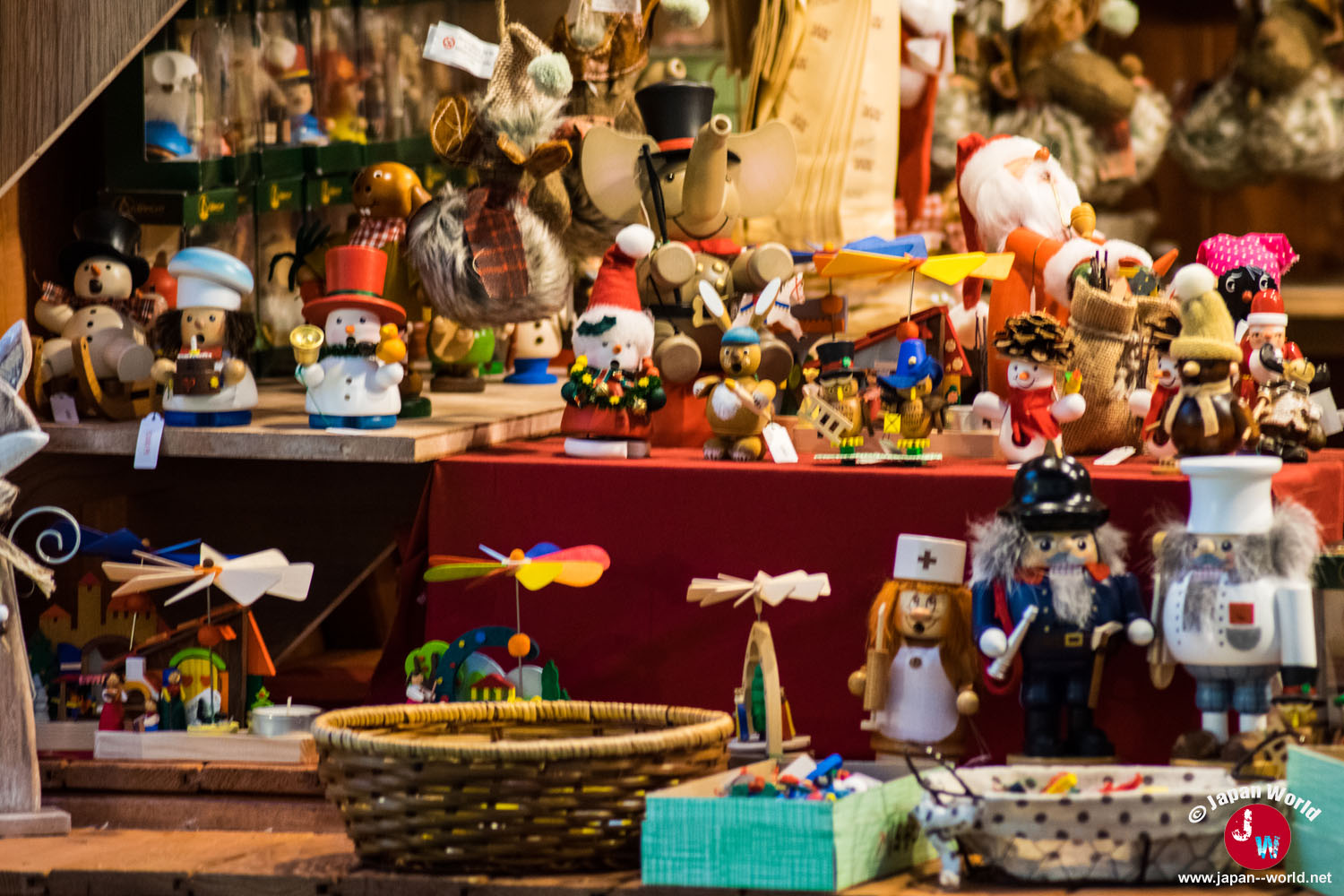 Figurines et décorations de Noël au Tenjin Christmas Market