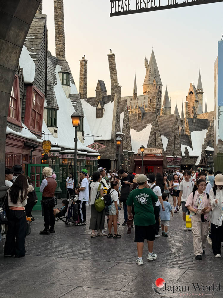Rue principale de Pré-au-Lard à The Wizarding World of Harry Potter, Universal Studios Japan