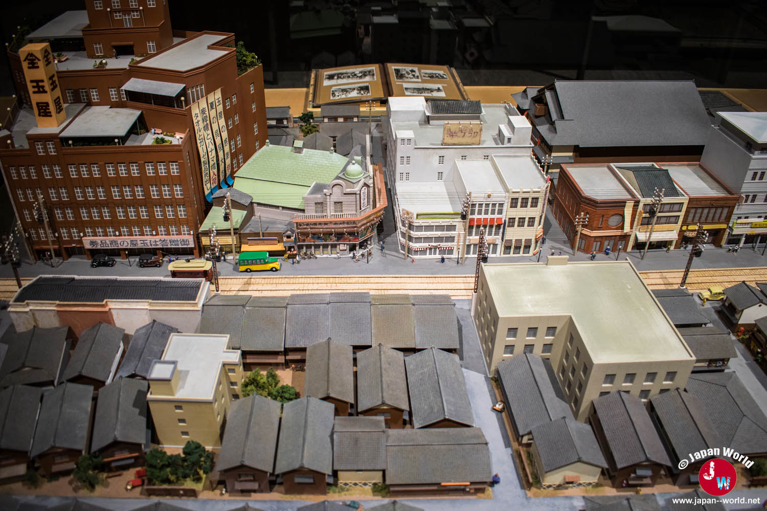Maquette urbaine représentant les rues et les bâtiments de Fukuoka
