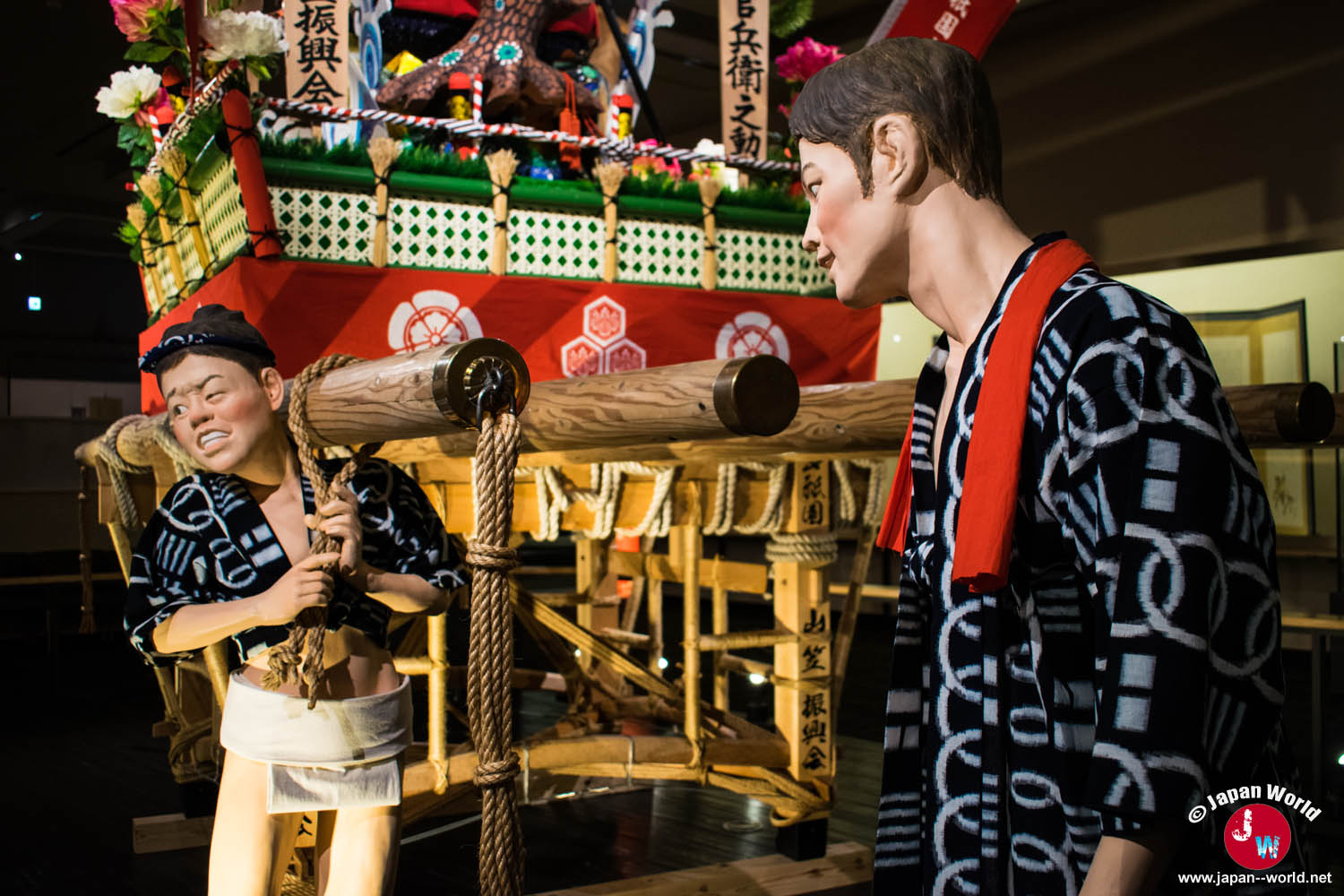 Reconstitution du portage d'un char du festival Hakata Gion Yamakasa