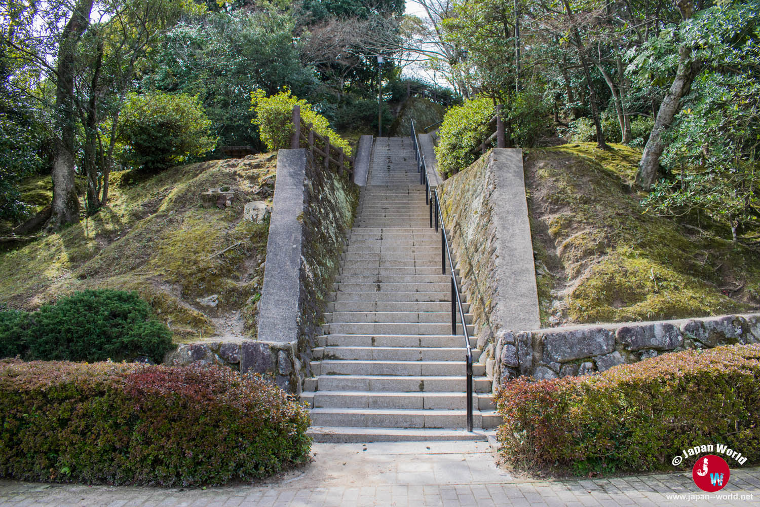 Escalier permettant de rejoindre le départ du mont Tenpaizan
