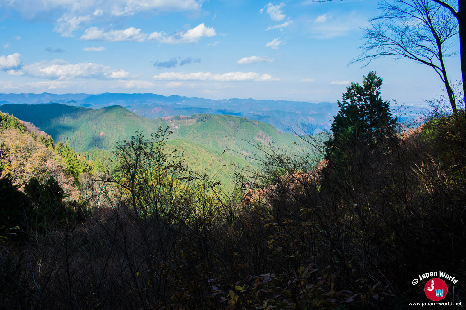 Premier panorama pendant la montée vers le mont Iwatakeishi