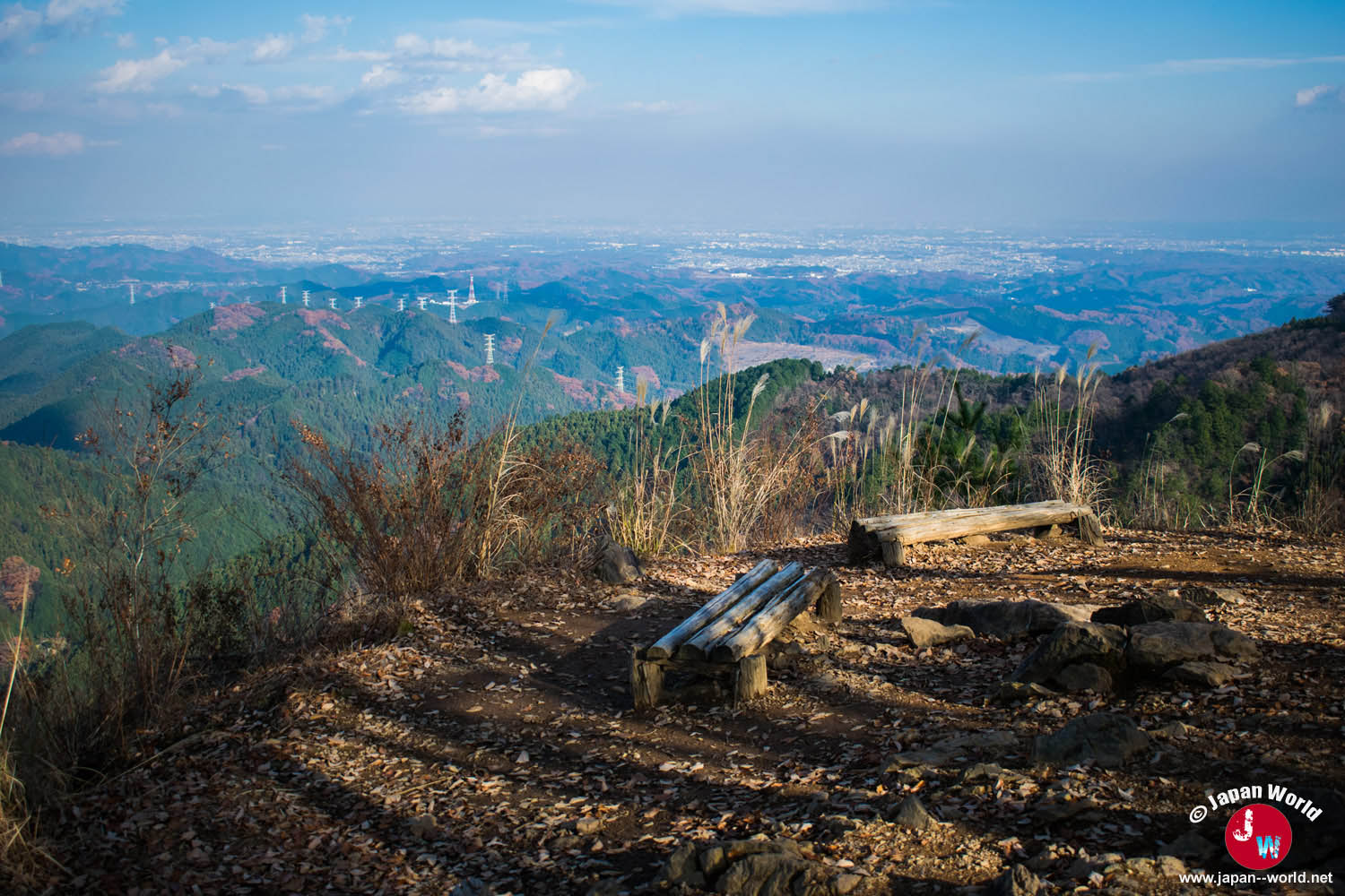 Banc face au panorama du mont Iwatakeishi
