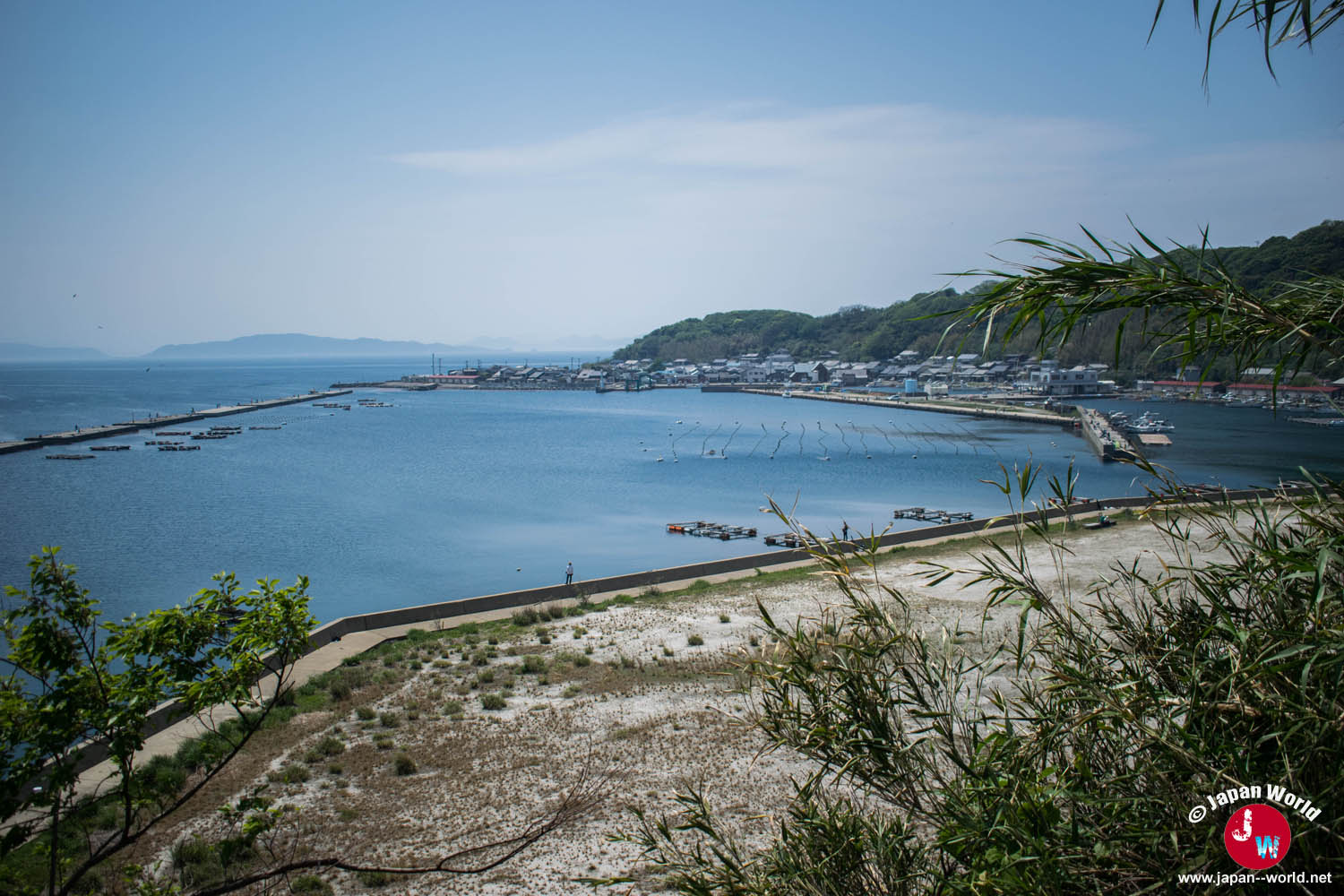 Vue sur le littoral depuis la route d'Ainoshima