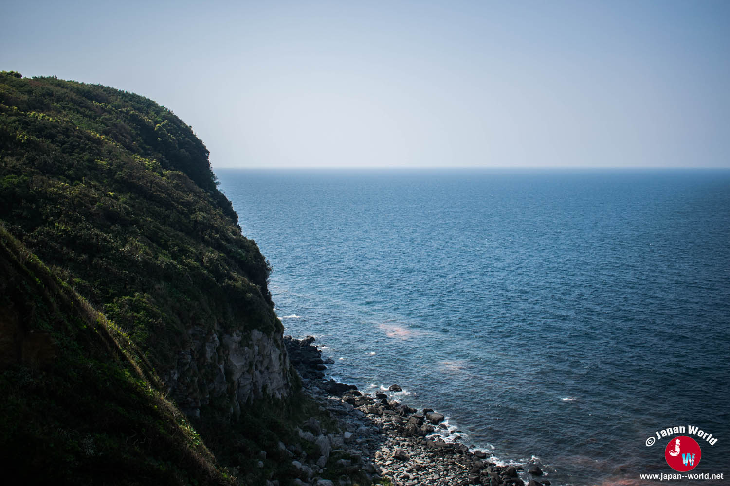 Vue sur la mer depuis les falaises d'Ainoshima