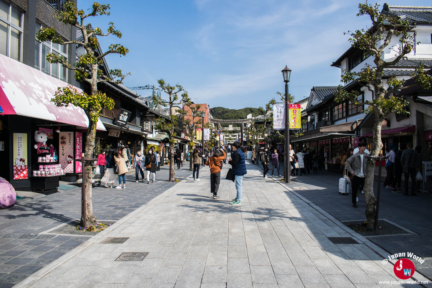 Allée marchande menant au sanctuaire Dazaifu Tenman-gu