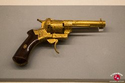 Revolver que Kuroda Nagahiro a donné à la famille Hoashi Revolver que Kuroda Nagahiro a donné à la famille Hoashi