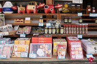 Les boutiques de souvenirs à Ouchi-juku