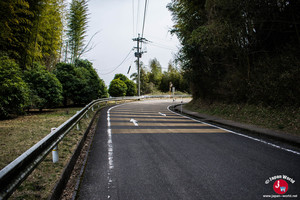 Petite marche sur la route le long du lac Tempai à Fukuoka