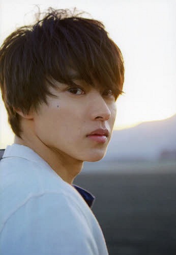 Kento Yamazaki First Photobook: Genzaichi