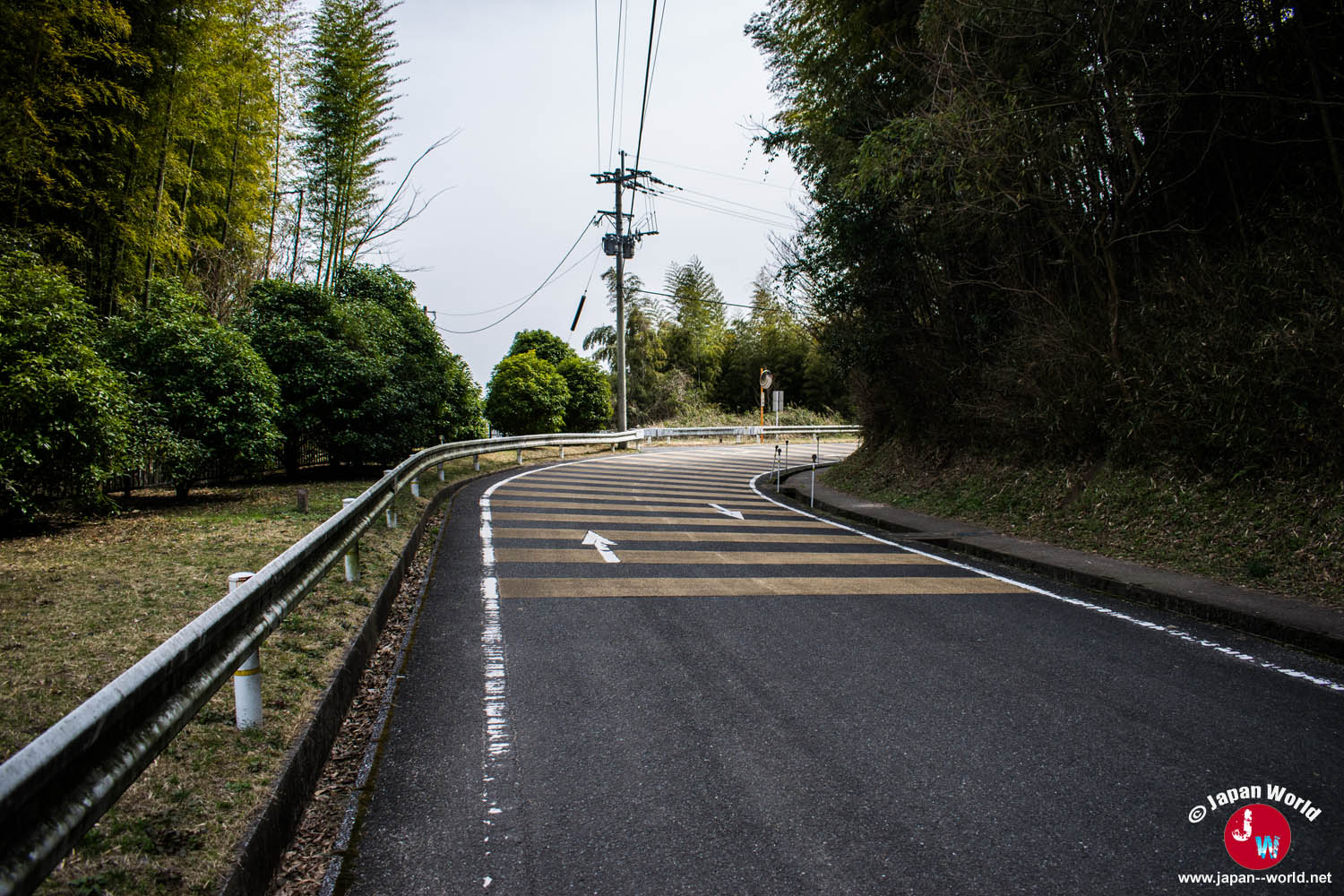 Route longeant le lac Tempai à Fukuoka