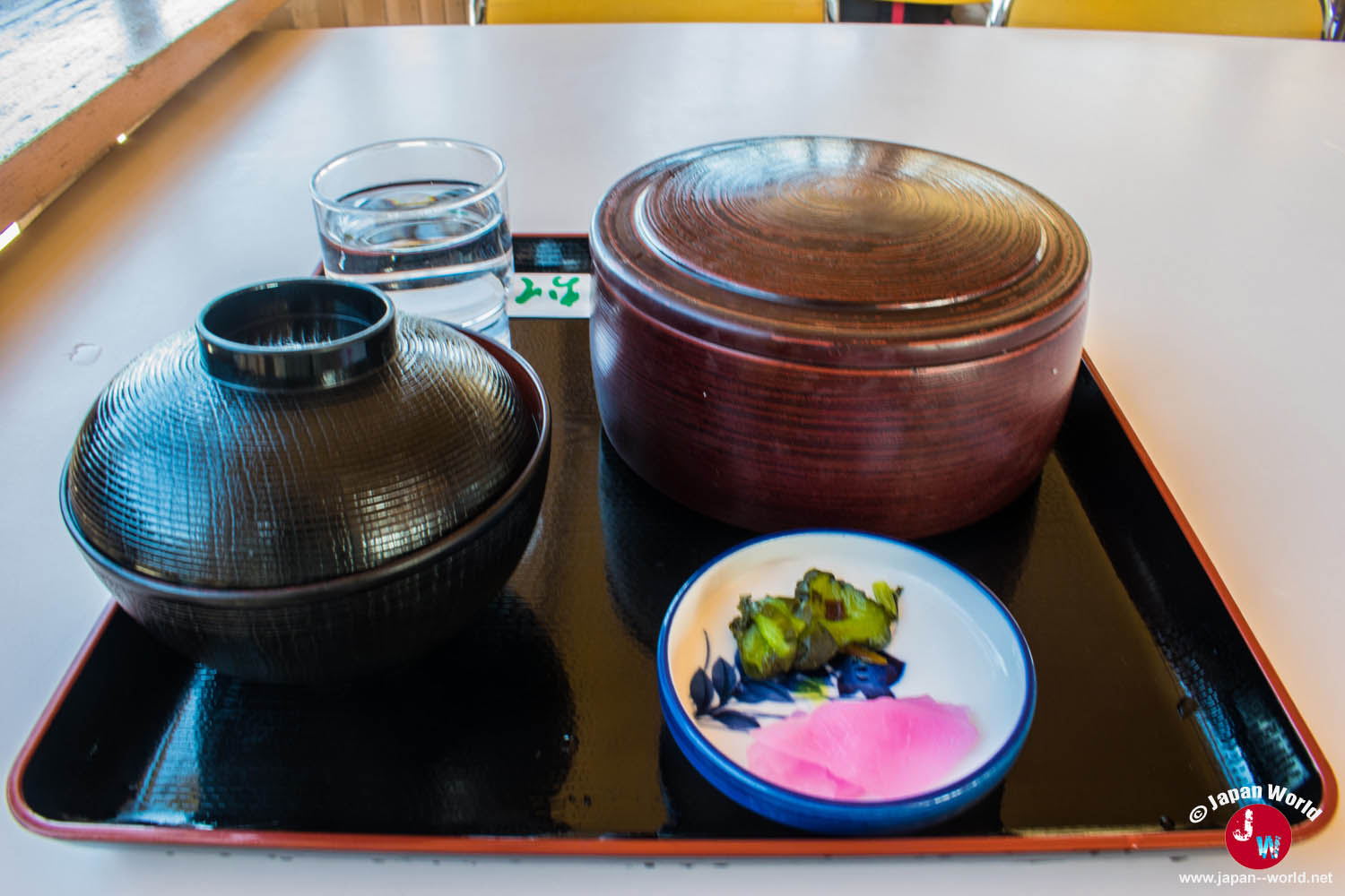 Plateau-repas servi dans un restaurant du mont Tsukuba