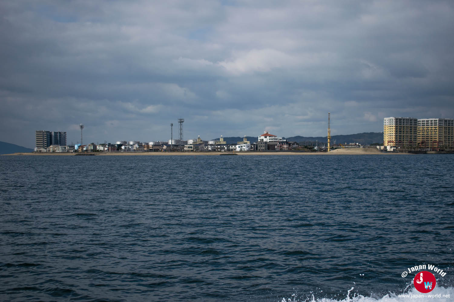 Littoral de Fukuoka aperçu depuis le bateau pour Shikanoshima