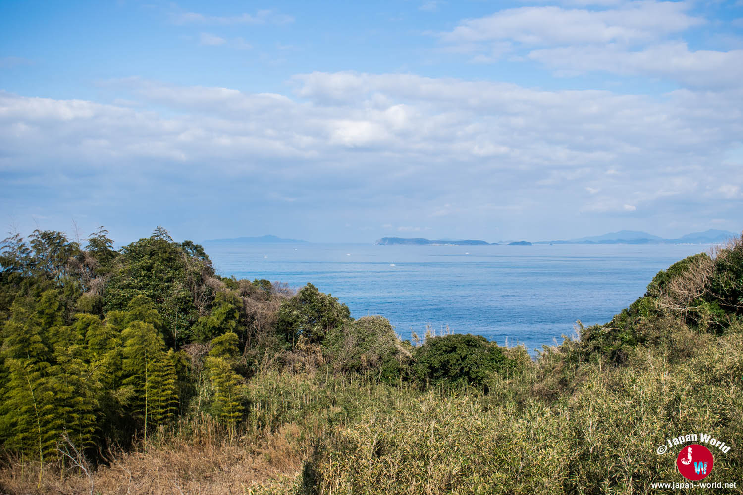 Première vue sur la mer pendant la montée vers Shiomi Park
