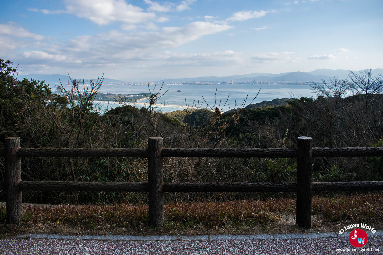Premier panorama sur la mer depuis Shiomi Park