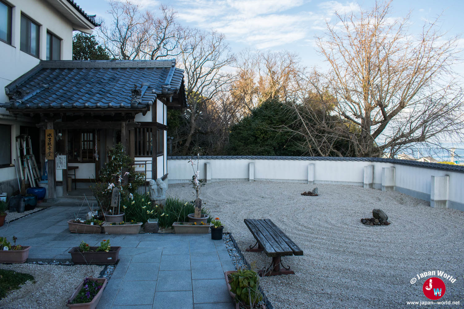 Jardin sec du temple Shogon-ji sur l'île de Shikanoshima