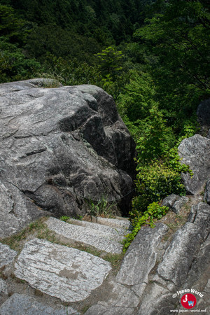 Chemin de droite pour se rendre au Mont Sangunsan à Fukuoka Chemin de droite pour se rendre au Mont Sangunsan à Fukuoka