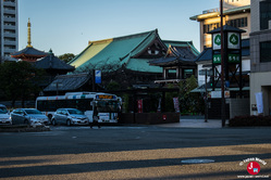 Le temple Tocho-ji vu de la rue