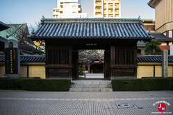 Les entrée du temple Tocho-ji à Fukuoka